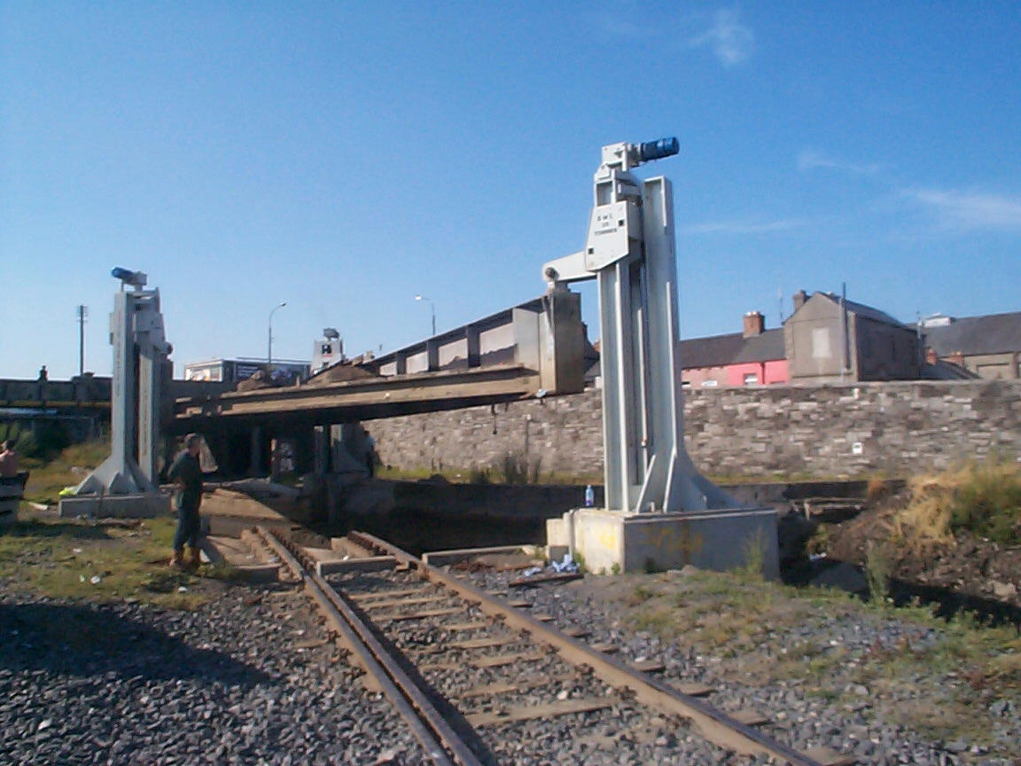 Bridge lifts - Bespoke Lift Equip