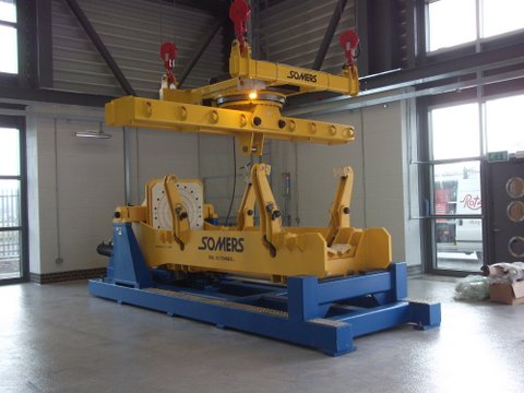 Floor Mounted Hydraulic Tilt Tables and Slewing Beams